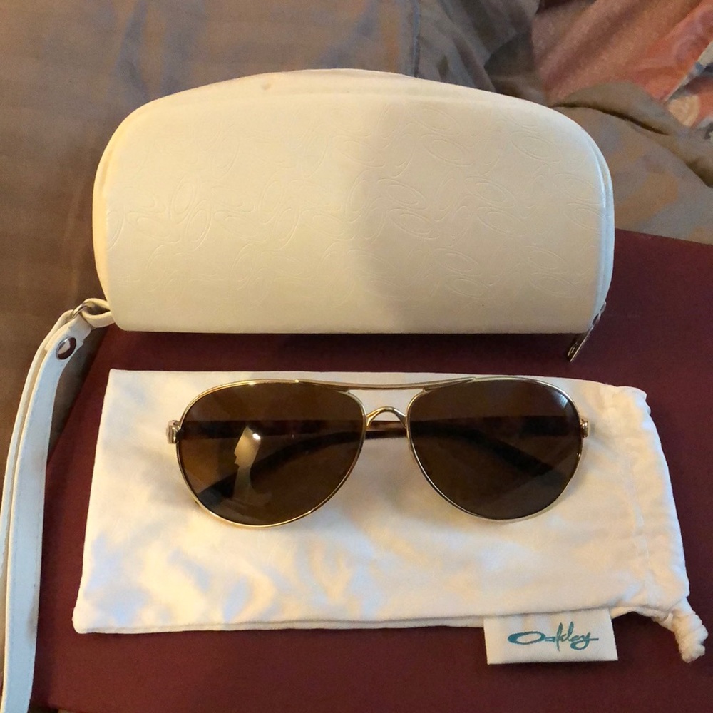 Oakley women’s sunglasses